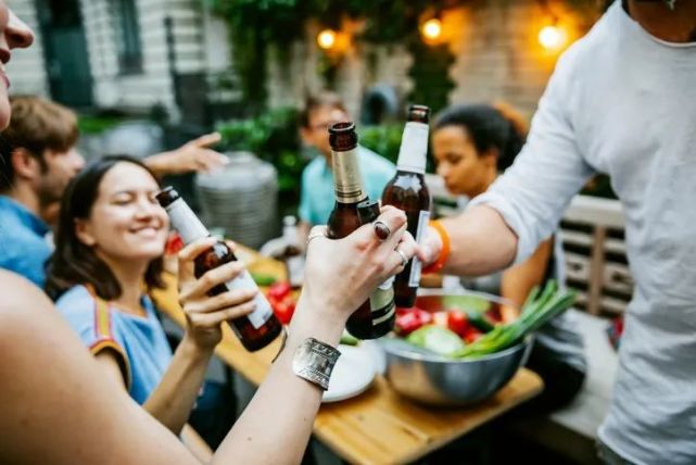 消费者对低/无酒精饮料需求快速增加！